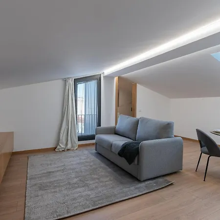 Direita House 131 * براغا