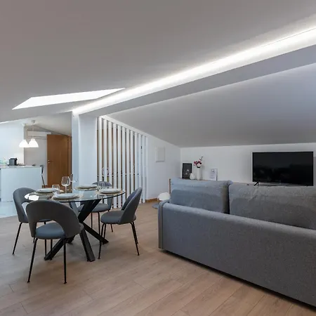 Apartment Direita House 131